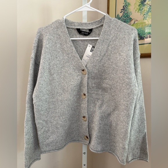 Member's Mark Sweaters - Members Mark Button Down V Neck Cardigan. NWT. Size Small.